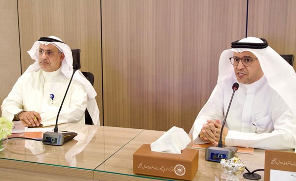 د.محمد الشريكة يبحث وعميد كلية التربية الأساسية د.مبارك الذروة